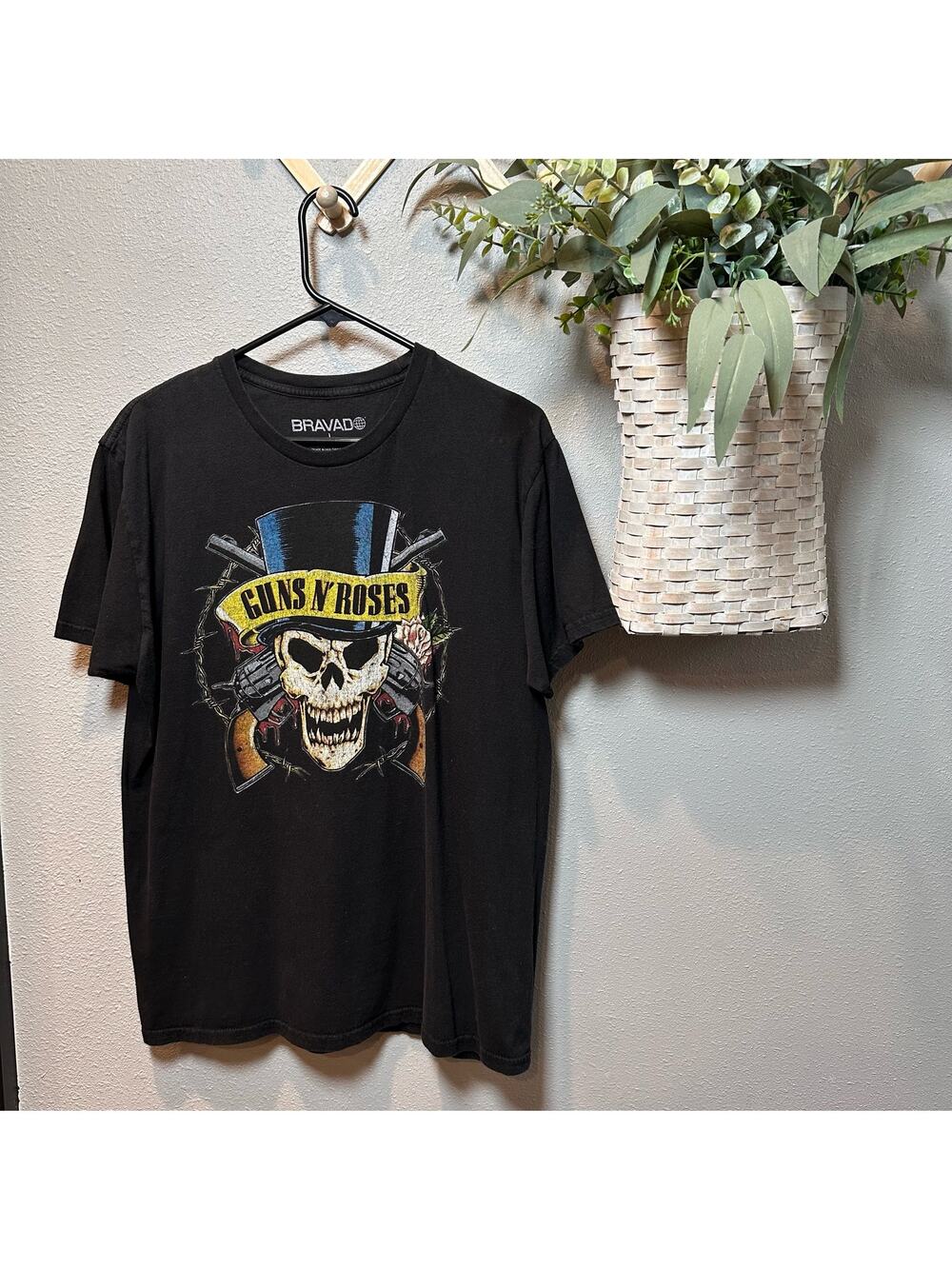 Bravado, Guns N Roses Band Black Skull Vintage T-Shirt, Men's L Short Sleeve Tee